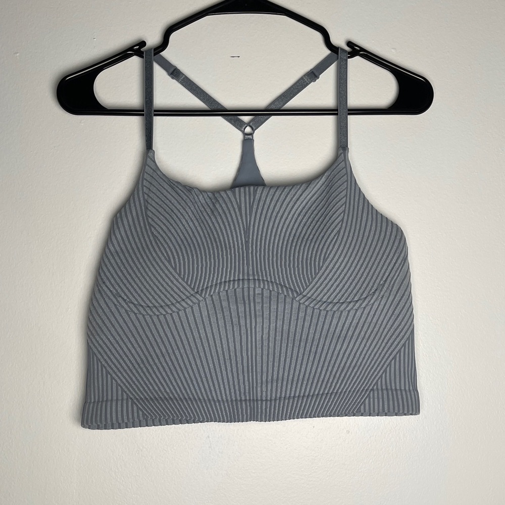 Never worn lululemon tank